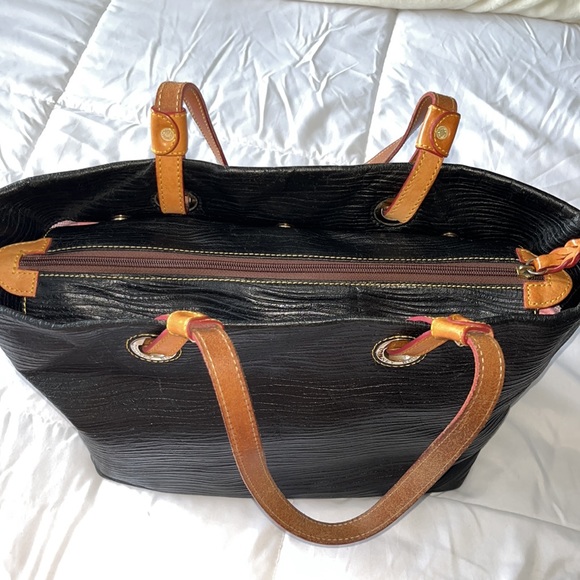 COPY - Dooney & Bourke Black Leather Grommet Shopper style 
#9L880. - Picture 5 of 10